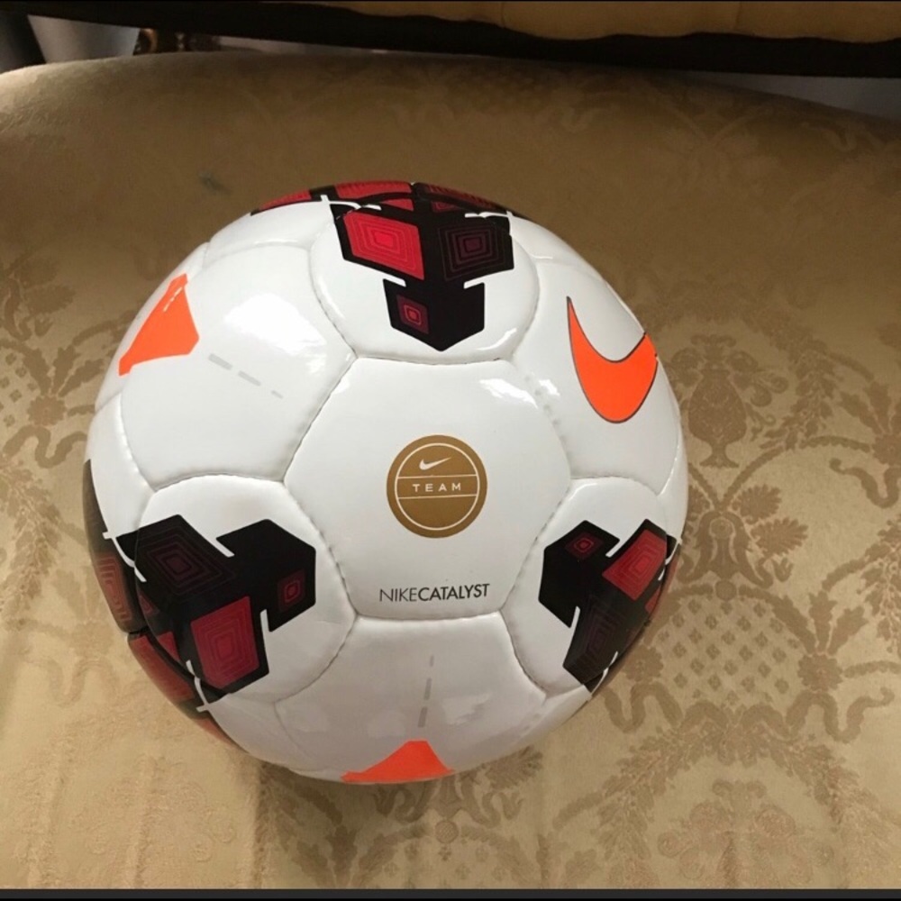 Nike  catalyst soccer ball